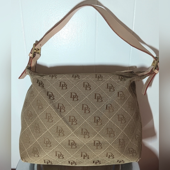 Authentic Dooney & Bourke Hobo Style Shoulder Bag - Picture 1 of 9